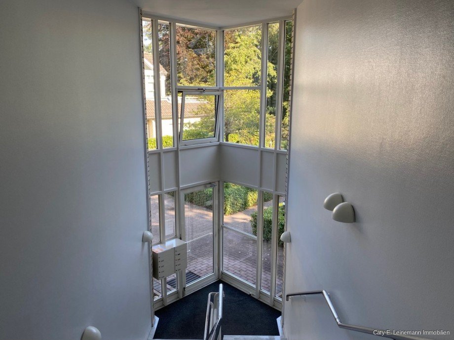 Treppenhaus Etagenwohnung Hannover / Isernhagen-S�d