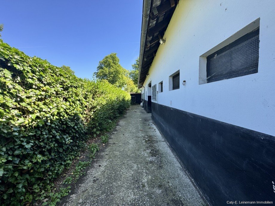 Stallgeb�ude Zuwegung Haus Isernhagen / Hohenhorster Bauerschaft