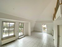 Bild (51ba2c725bc91428b2dea9f4d7b953e4): �ber den D�chern vom HehlentorviertelGro�z�gige und bezaubernde3 1/2 -Zimmer-Galerie-Wohnung