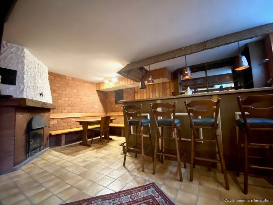Keller Bar mit Kamin Einfamilienhaus Burgwedel / Wettmar
