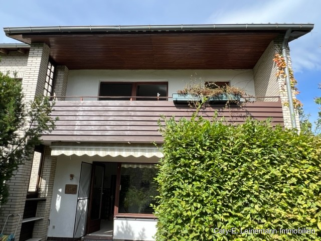 S�dliche Balkonansicht Einfamilienhaus Lauenau