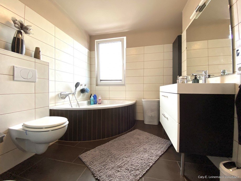 OG Badezimmer Reihenmittelhaus Langenhagen / Kaltenweide