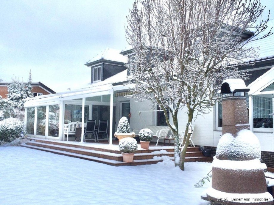 Ansicht Garten Winter Einfamilienhaus Burgwedel / Wettmar
