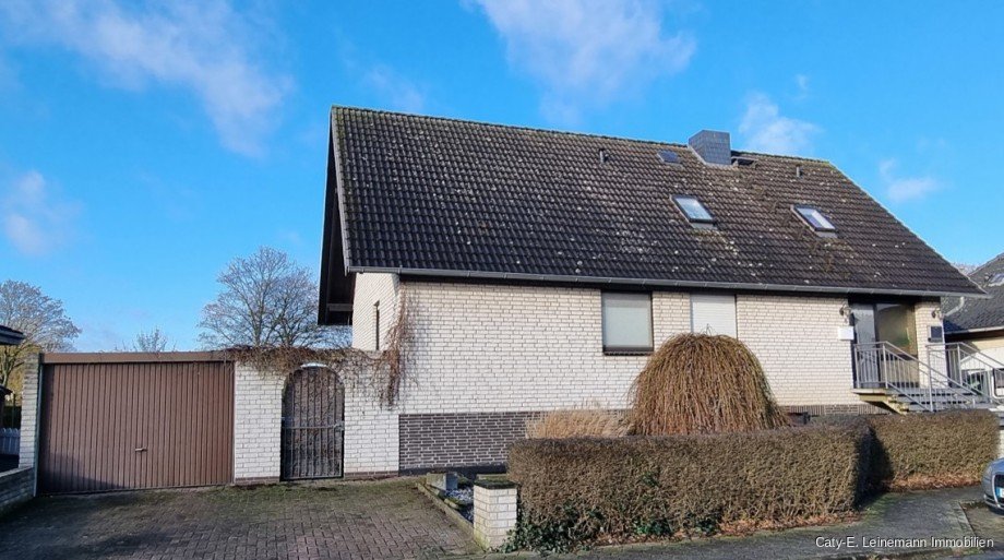 Ansicht mit Garage Zweifamilienhaus Wathlingen
