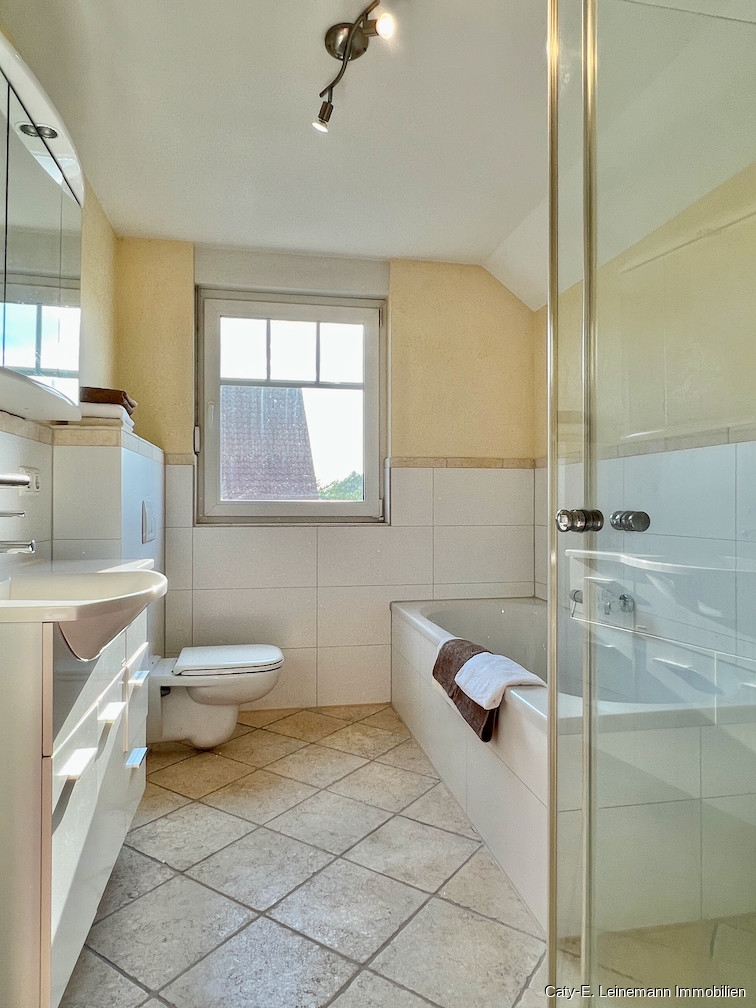 OG Badezimmer Einfamilienhaus Nienhagen
