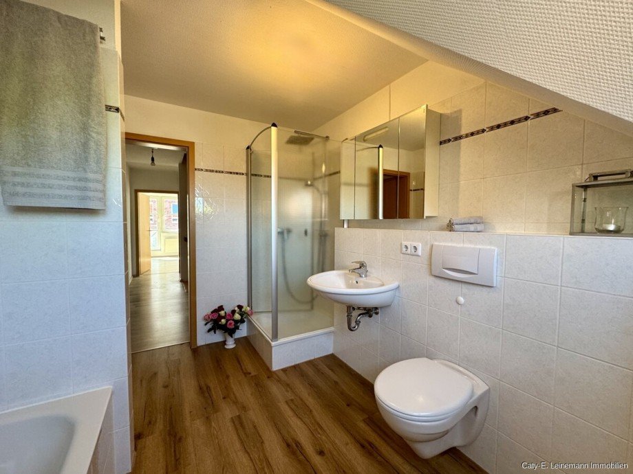 OG Badezimmer Reihenhaus Isernhagen / Hohenhorster Bauerschaft