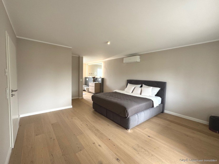 OG Schlafzimmer Einfamilienhaus Lehrte