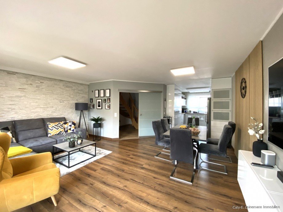 EG Wohnzimmer Ansicht von Terrasse Reihenmittelhaus Langenhagen / Kaltenweide