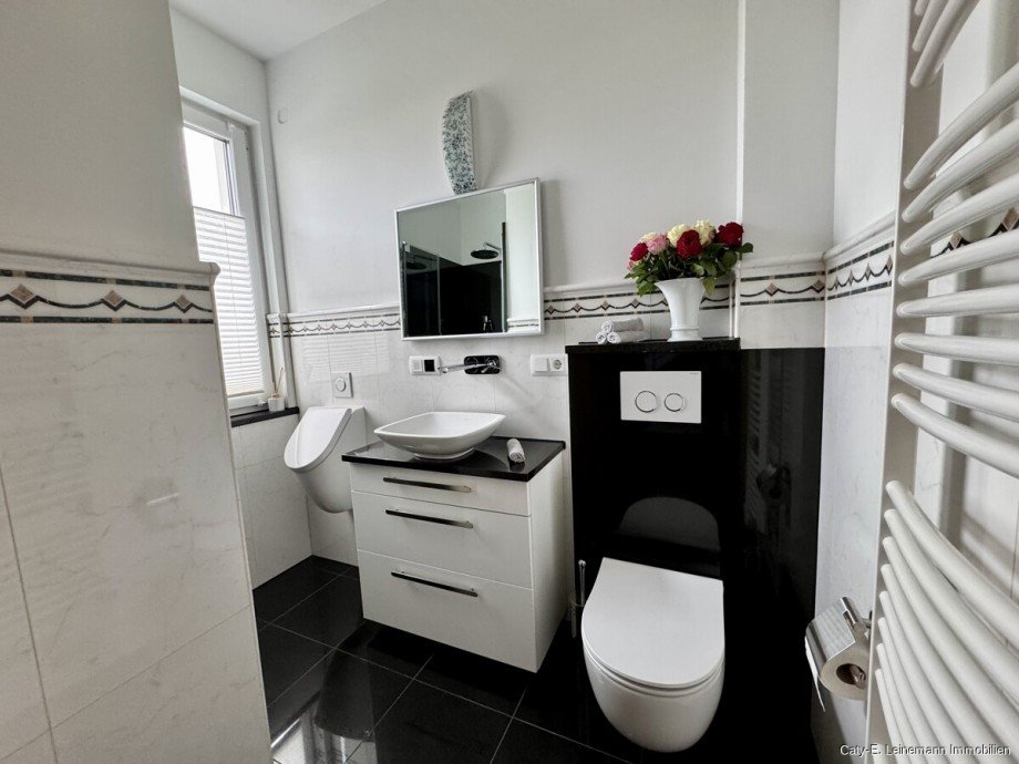 EG G�ste-WC mit Dusche Einfamilienhaus Garbsen / Berenbostel