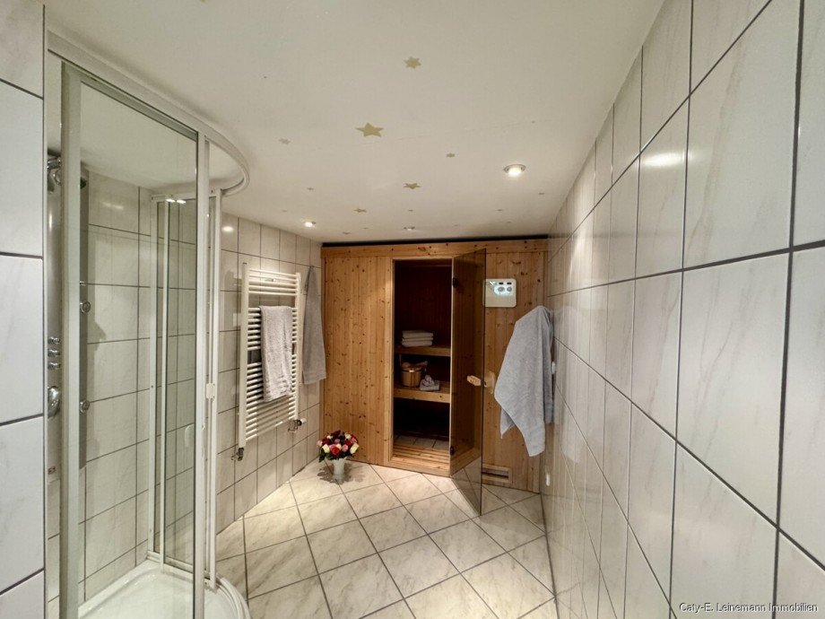 Keller Wellnessbereich mit Sauna Reihenendhaus Isernhagen / Hohenhorster Bauerschaft